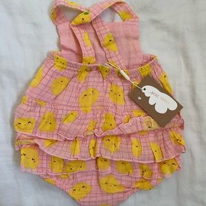 Angel Dear ruffle lemons sunsuit w/ bucket hat and headband size 6-12mo